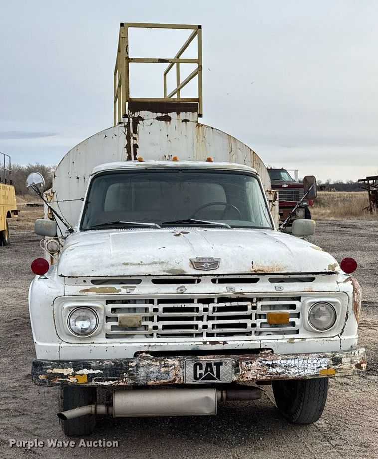 image for item DX3852 1964 Ford F600 fuel truck