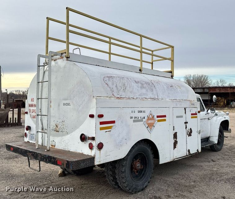 image for item DX3852 1964 Ford F600 fuel truck