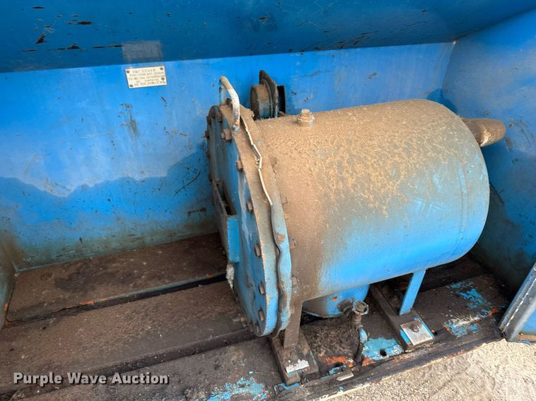 image for item DX3852 1964 Ford F600 fuel truck