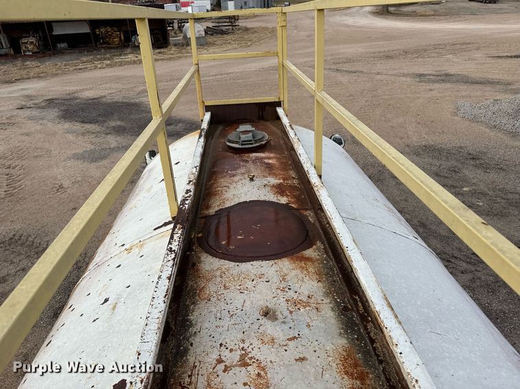 image for item DX3852 1964 Ford F600 fuel truck