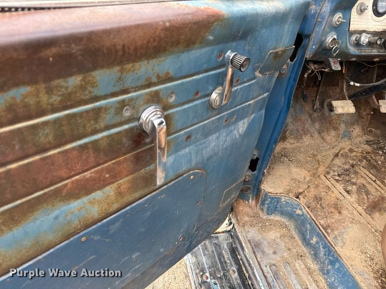 image for item DX3852 1964 Ford F600 fuel truck