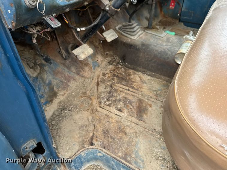 image for item DX3852 1964 Ford F600 fuel truck