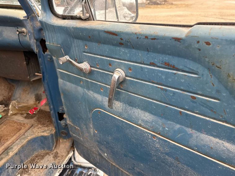 image for item DX3852 1964 Ford F600 fuel truck