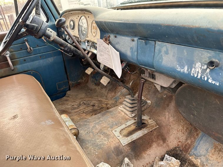 image for item DX3852 1964 Ford F600 fuel truck