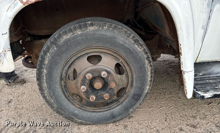 image for item DX3852 1964 Ford F600 fuel truck