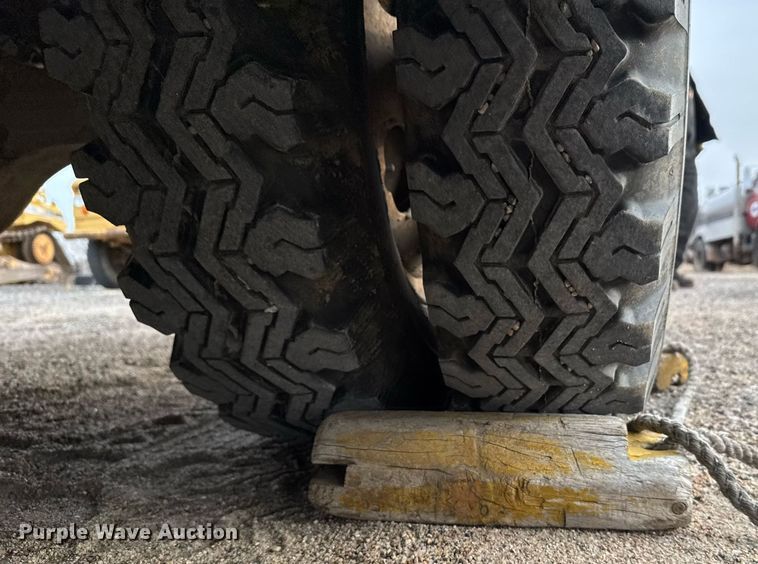 image for item DX3852 1964 Ford F600 fuel truck