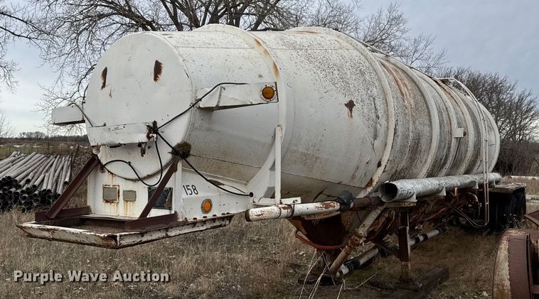 image for item DX3860 1963 Butler pneumatic dry bulk trailer