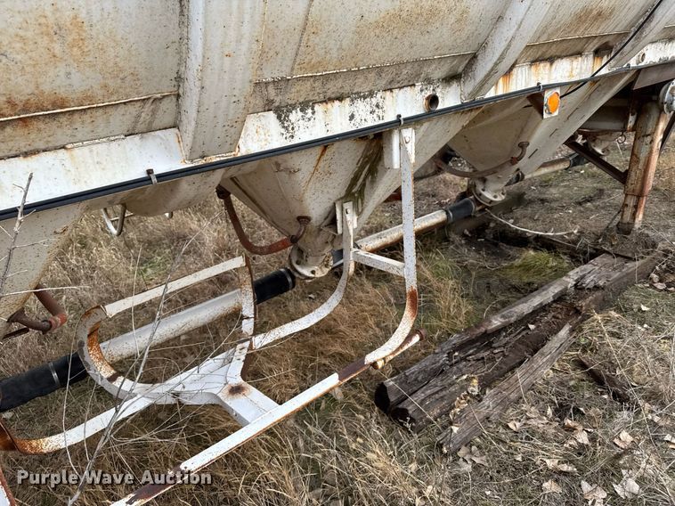 image for item DX3860 1963 Butler pneumatic dry bulk trailer