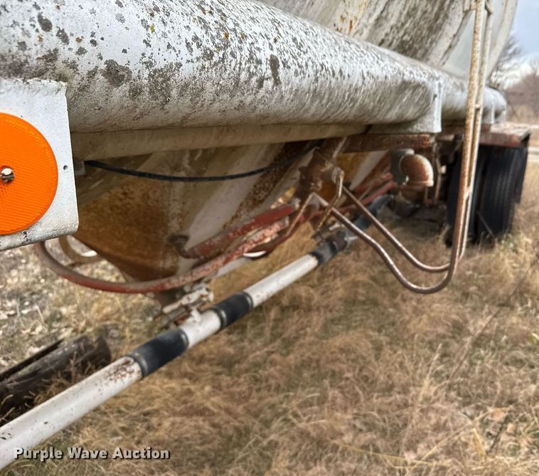 image for item DX3860 1963 Butler pneumatic dry bulk trailer