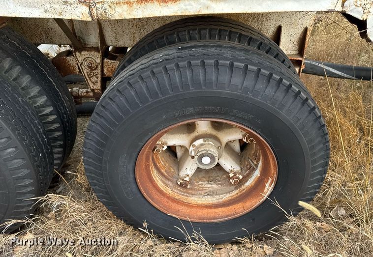 image for item DX3860 1963 Butler pneumatic dry bulk trailer