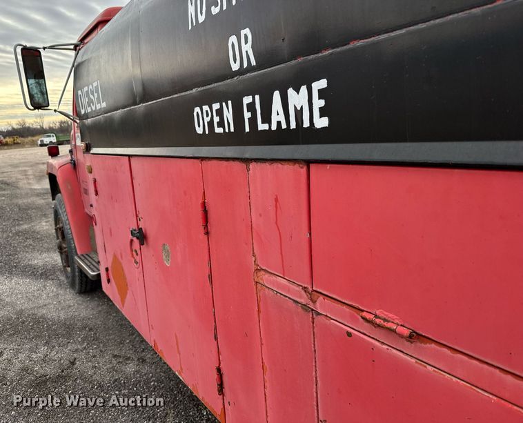 image for item DX3864 1985 International 1754 fuel truck