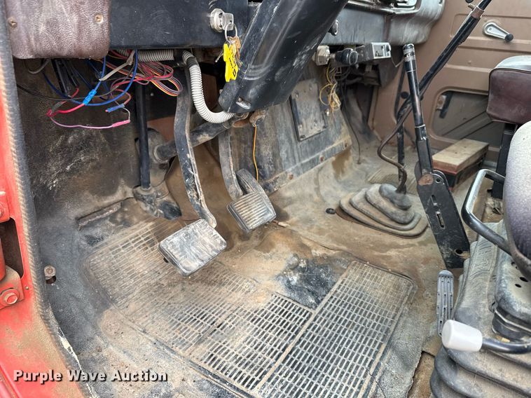 image for item DX3864 1985 International 1754 fuel truck