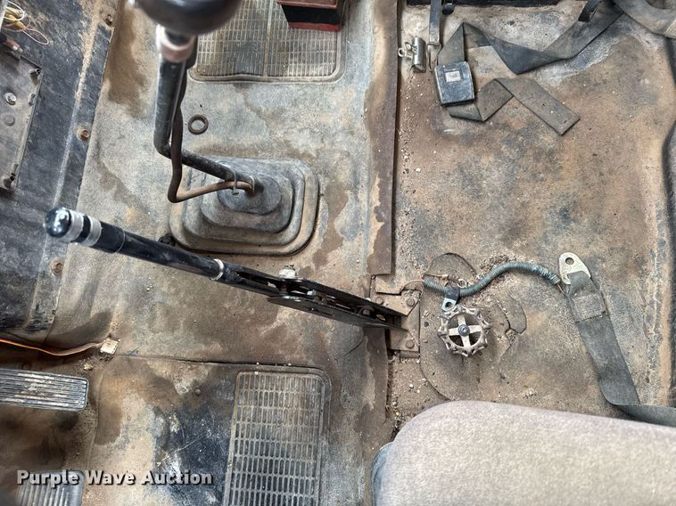 image for item DX3864 1985 International 1754 fuel truck