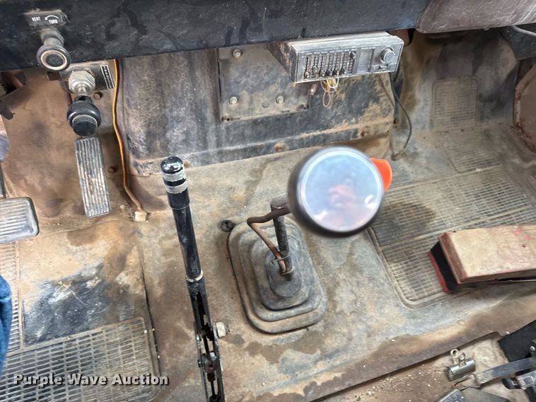 image for item DX3864 1985 International 1754 fuel truck