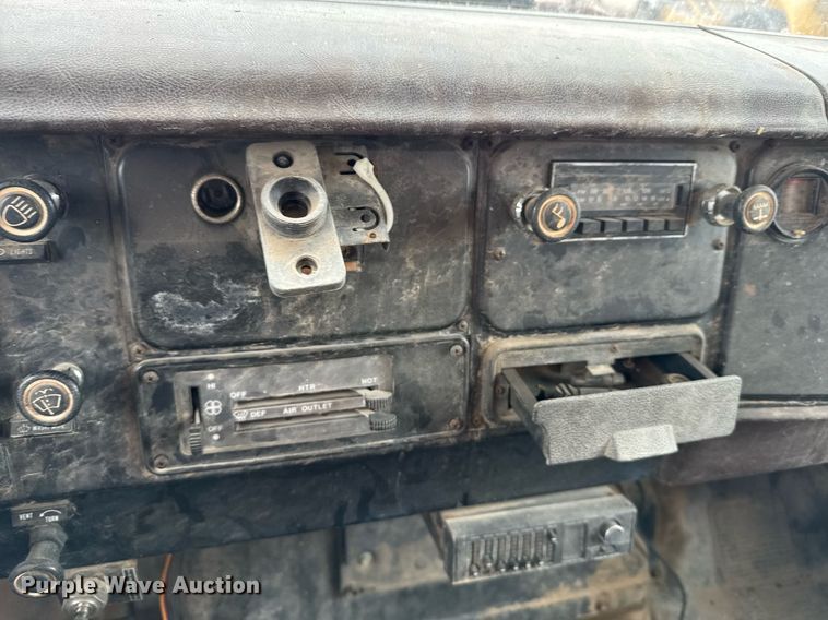 image for item DX3864 1985 International 1754 fuel truck