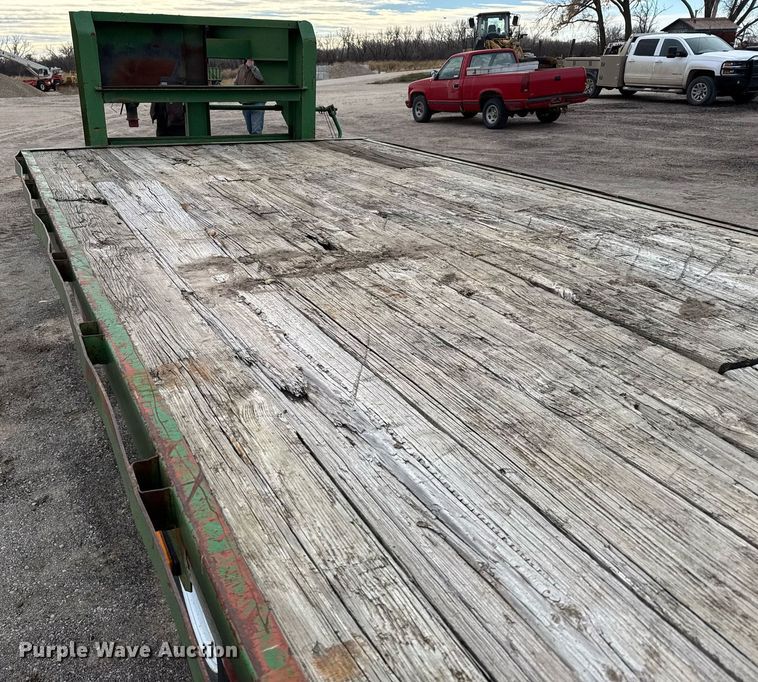 image for item DX3865 1976 W-W flatbed trailer