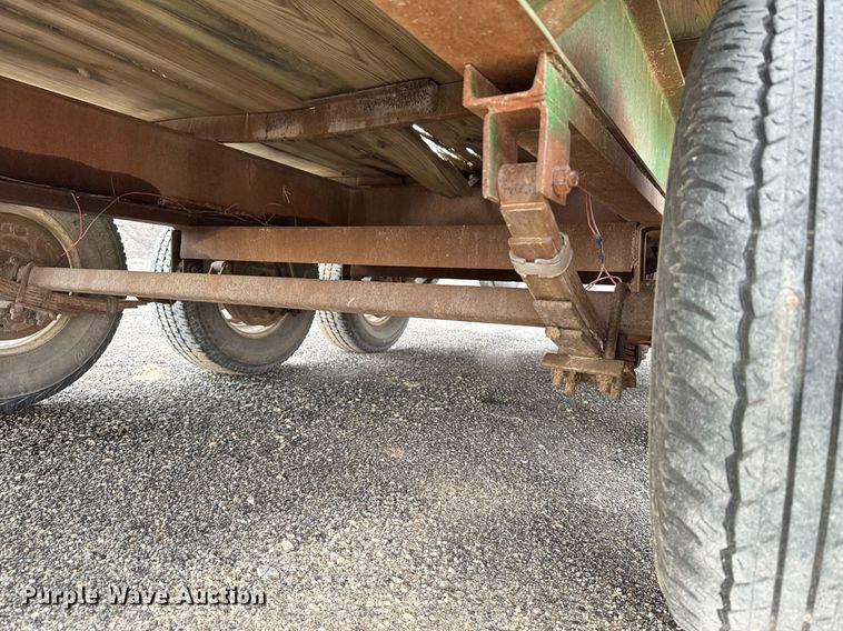 image for item DX3865 1976 W-W flatbed trailer