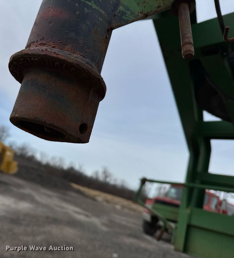 image for item DX3865 1976 W-W flatbed trailer