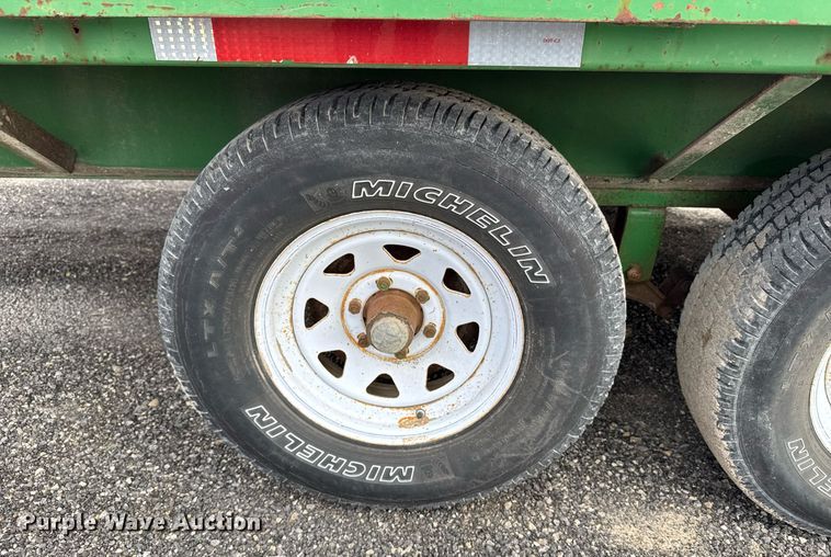 image for item DX3865 1976 W-W flatbed trailer