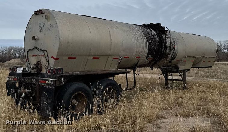 image for item DX3866 1963 Fruehauf tank trailer