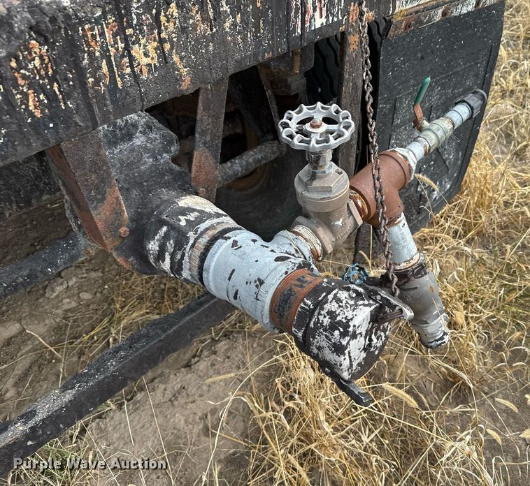 image for item DX3866 1963 Fruehauf tank trailer