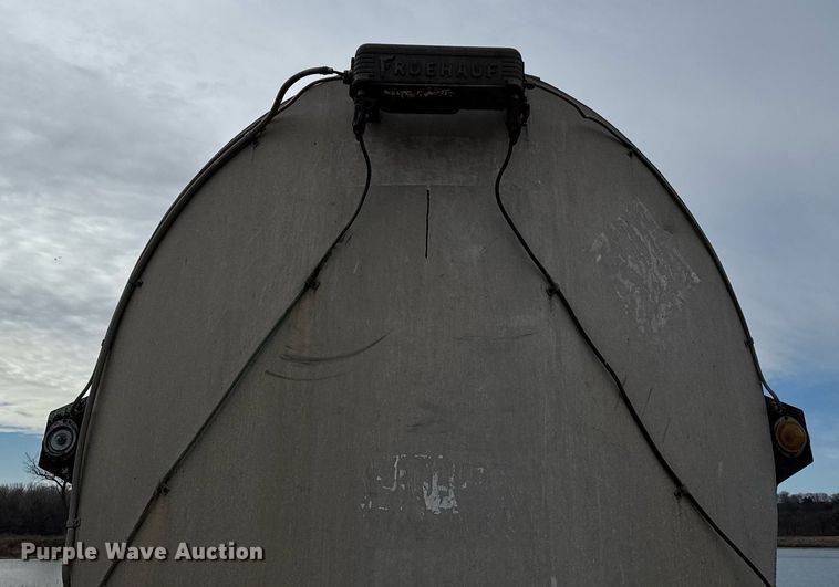 image for item DX3866 1963 Fruehauf tank trailer