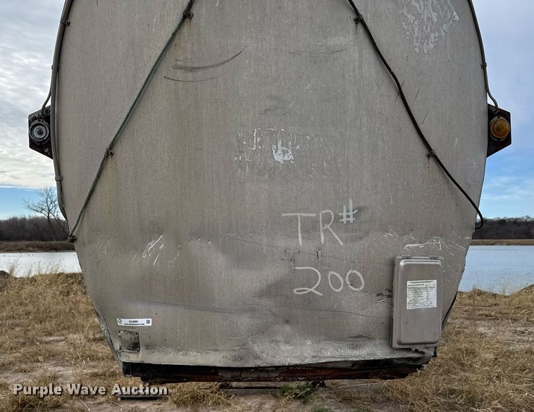 image for item DX3866 1963 Fruehauf tank trailer