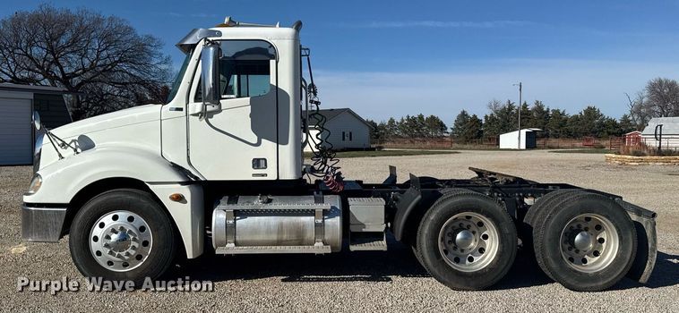 image for item DX3868 2009 Freightliner Columbia semi truck