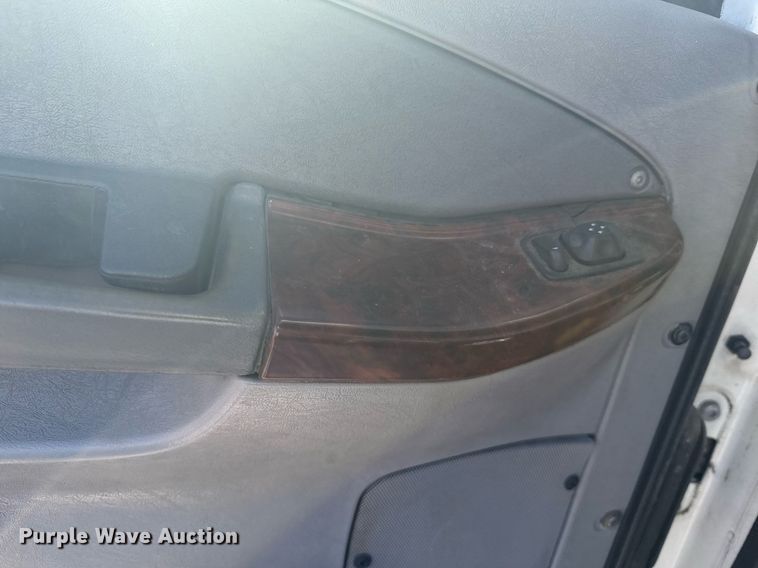 image for item DX3868 2009 Freightliner Columbia semi truck