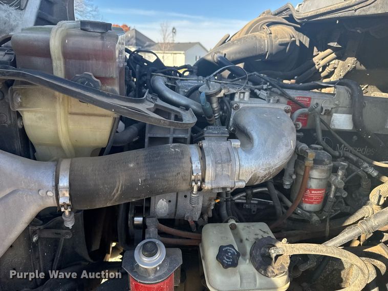 image for item DX3868 2009 Freightliner Columbia semi truck