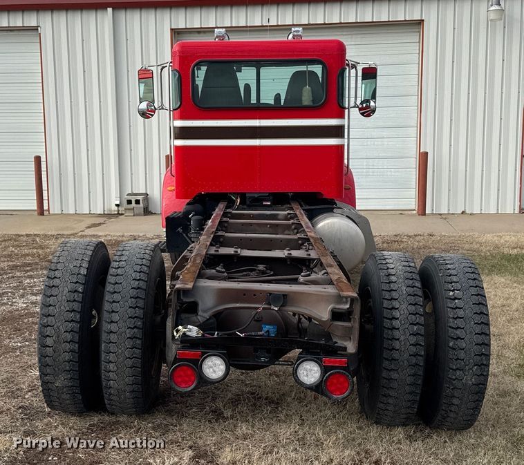 image for item DX3873 2009 Peterbilt 335 truck cab and chassis