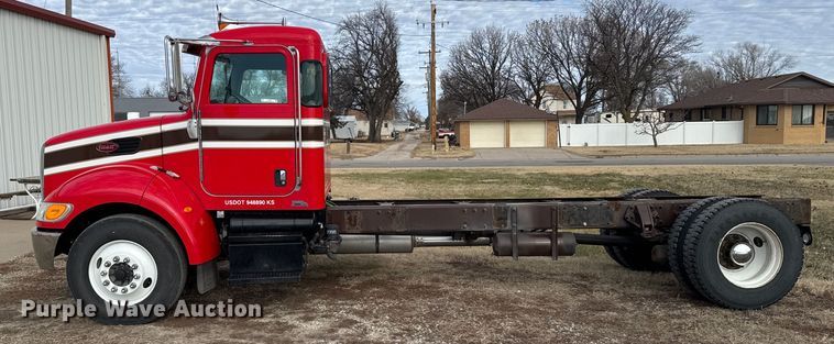 image for item DX3873 2009 Peterbilt 335 truck cab and chassis