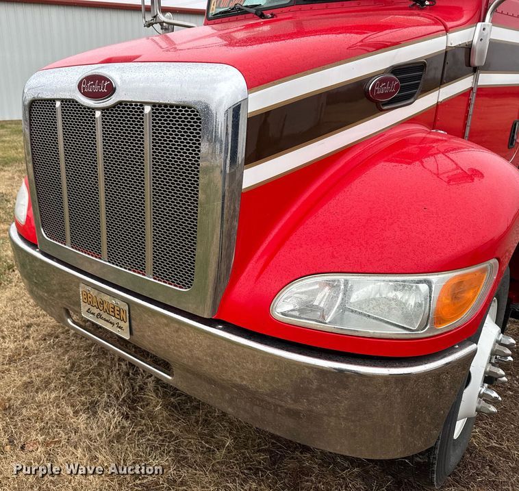 image for item DX3873 2009 Peterbilt 335 truck cab and chassis