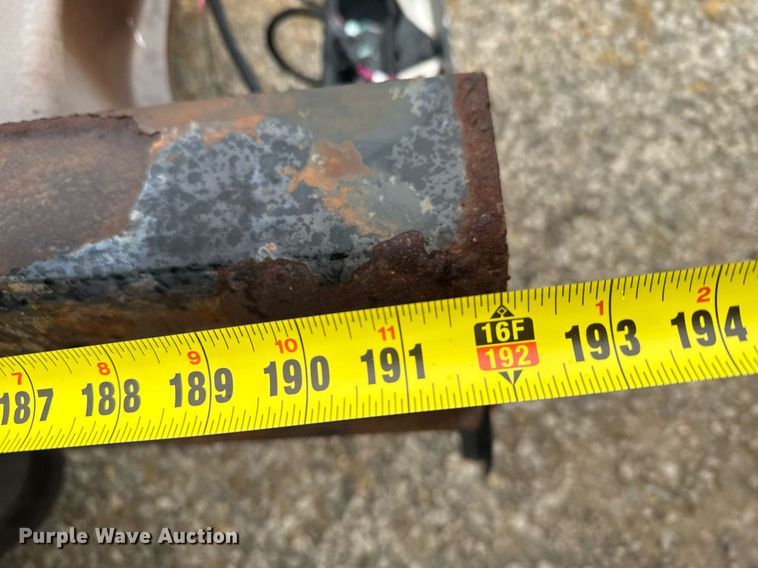 image for item DX3873 2009 Peterbilt 335 truck cab and chassis