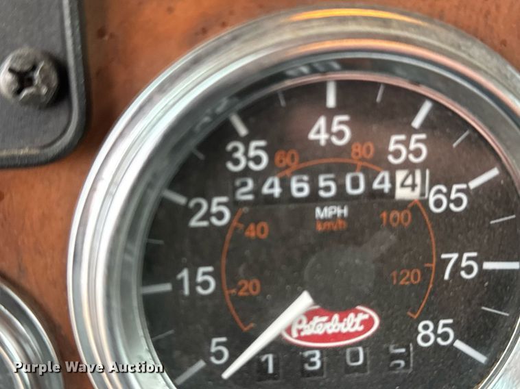 image for item DX3873 2009 Peterbilt 335 truck cab and chassis