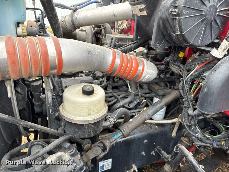 image for item DX3873 2009 Peterbilt 335 truck cab and chassis