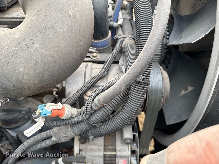 image for item DX3873 2009 Peterbilt 335 truck cab and chassis