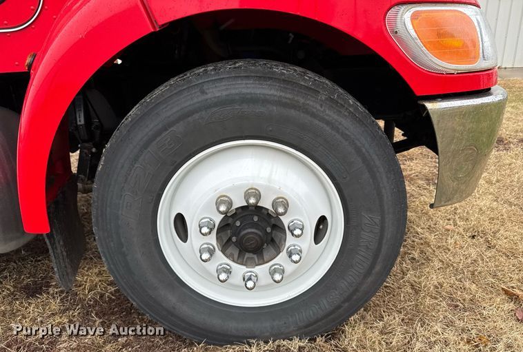 image for item DX3873 2009 Peterbilt 335 truck cab and chassis