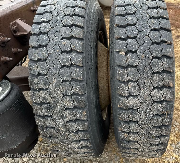 image for item DX3873 2009 Peterbilt 335 truck cab and chassis