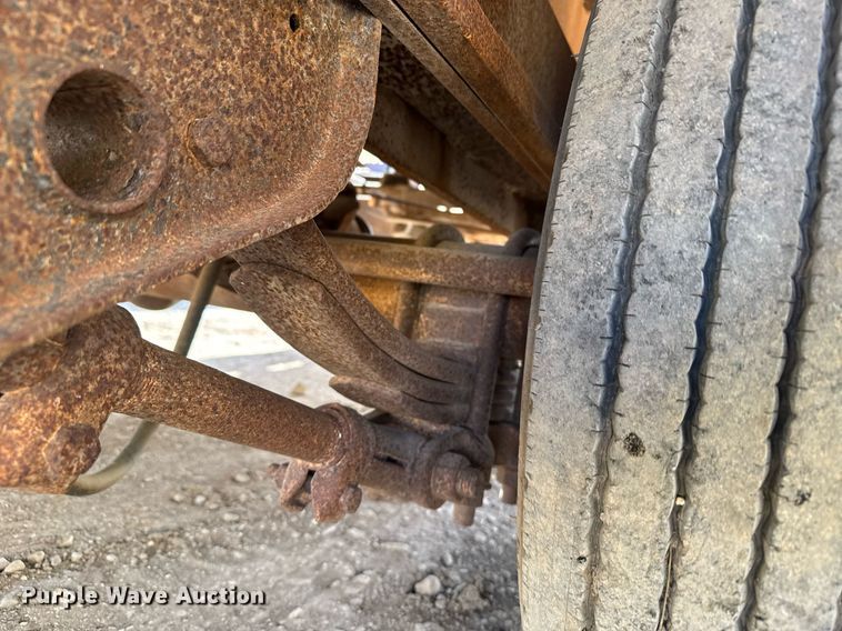 image for item DX3880 1996 Trailer Mann tilt deck equipment trailer