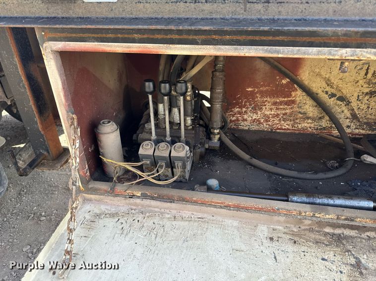 image for item DX3880 1996 Trailer Mann tilt deck equipment trailer