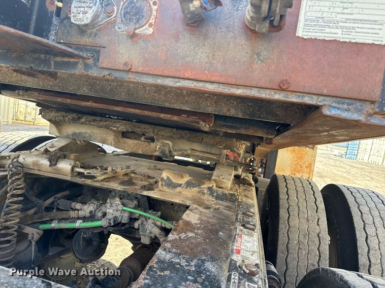 image for item DX3880 1996 Trailer Mann tilt deck equipment trailer