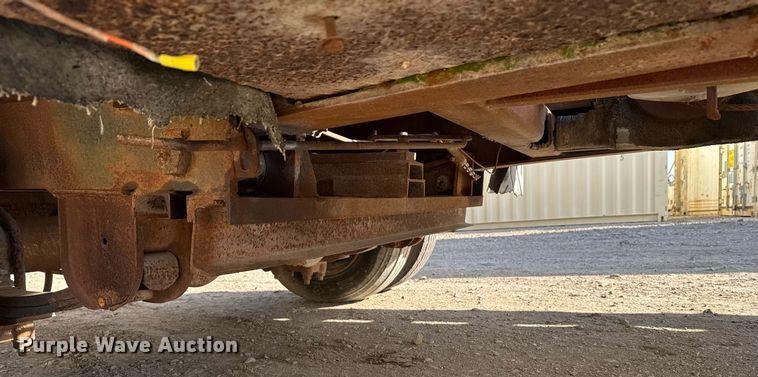 image for item DX3880 1996 Trailer Mann tilt deck equipment trailer