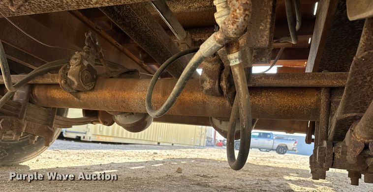 image for item DX3880 1996 Trailer Mann tilt deck equipment trailer