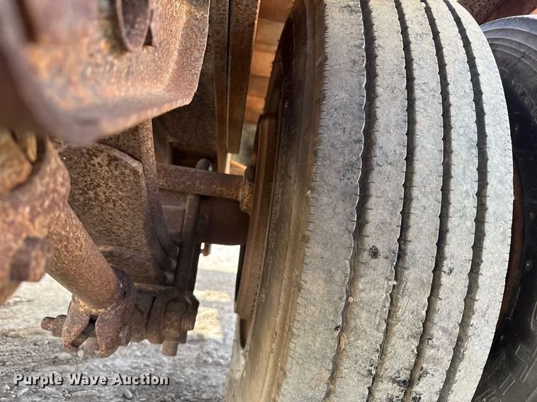 image for item DX3880 1996 Trailer Mann tilt deck equipment trailer