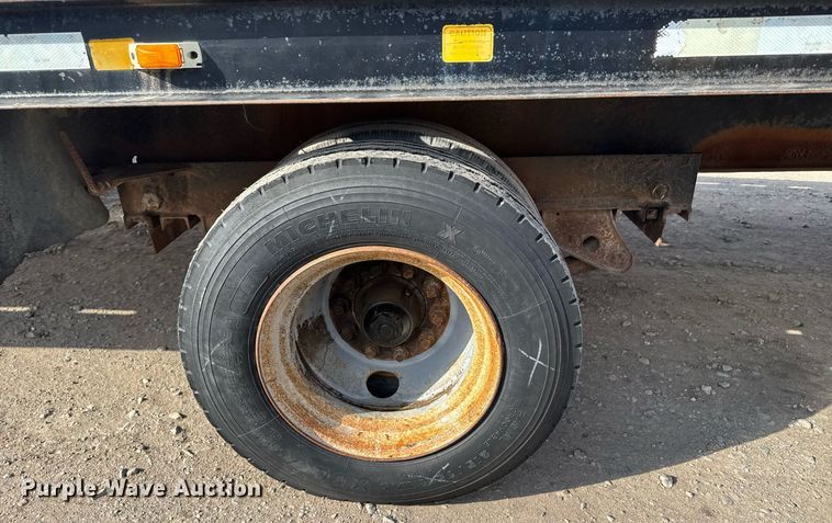 image for item DX3880 1996 Trailer Mann tilt deck equipment trailer