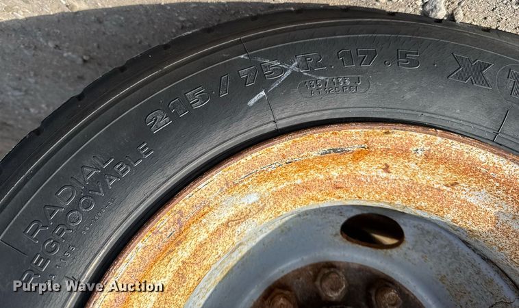 image for item DX3880 1996 Trailer Mann tilt deck equipment trailer