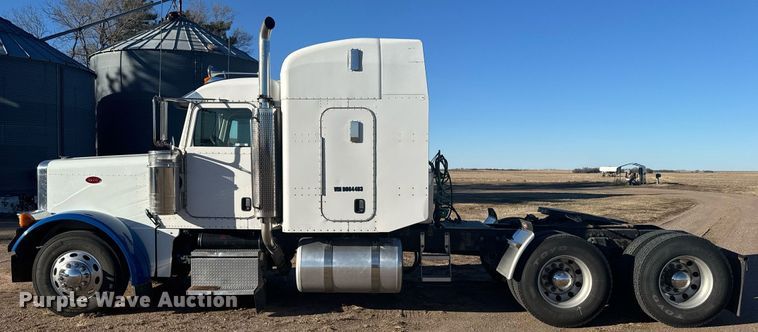 image for item DX3895 2005 Peterbilt 379 semi truck