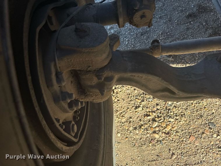 image for item DX3895 2005 Peterbilt 379 semi truck