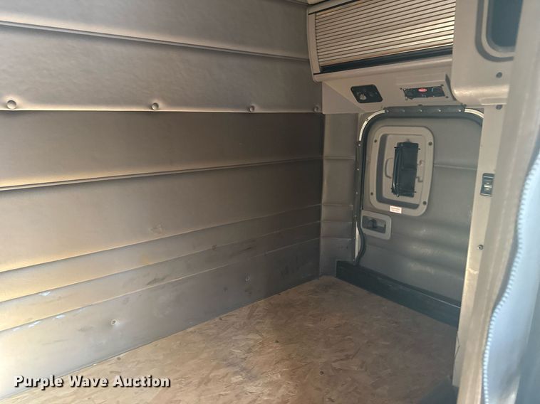 image for item DX3895 2005 Peterbilt 379 semi truck